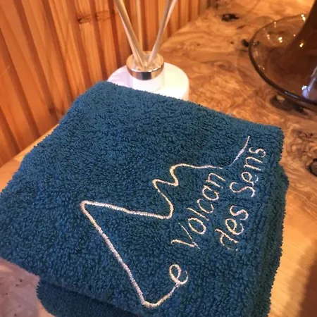 Panzió Le Volcan Des Sens, D'hotes De Luxe Et Privatif 4*